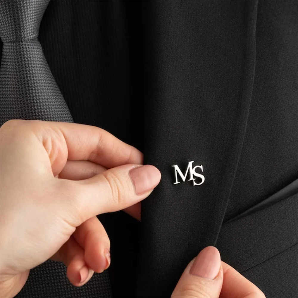 Embroidery Name - Niestandardowe inicjałowe broszki dla kobiet spersonalizowana