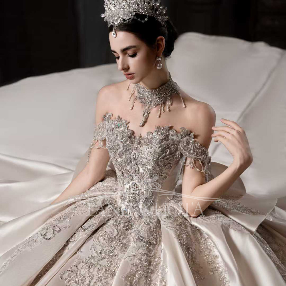 Luksusowa suknia ślubna balowa – Embroidery Rose recenzja i cena