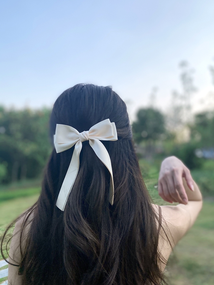 Eleganckie koreańskie spinki d – Embroidery Knot recenzja i cena