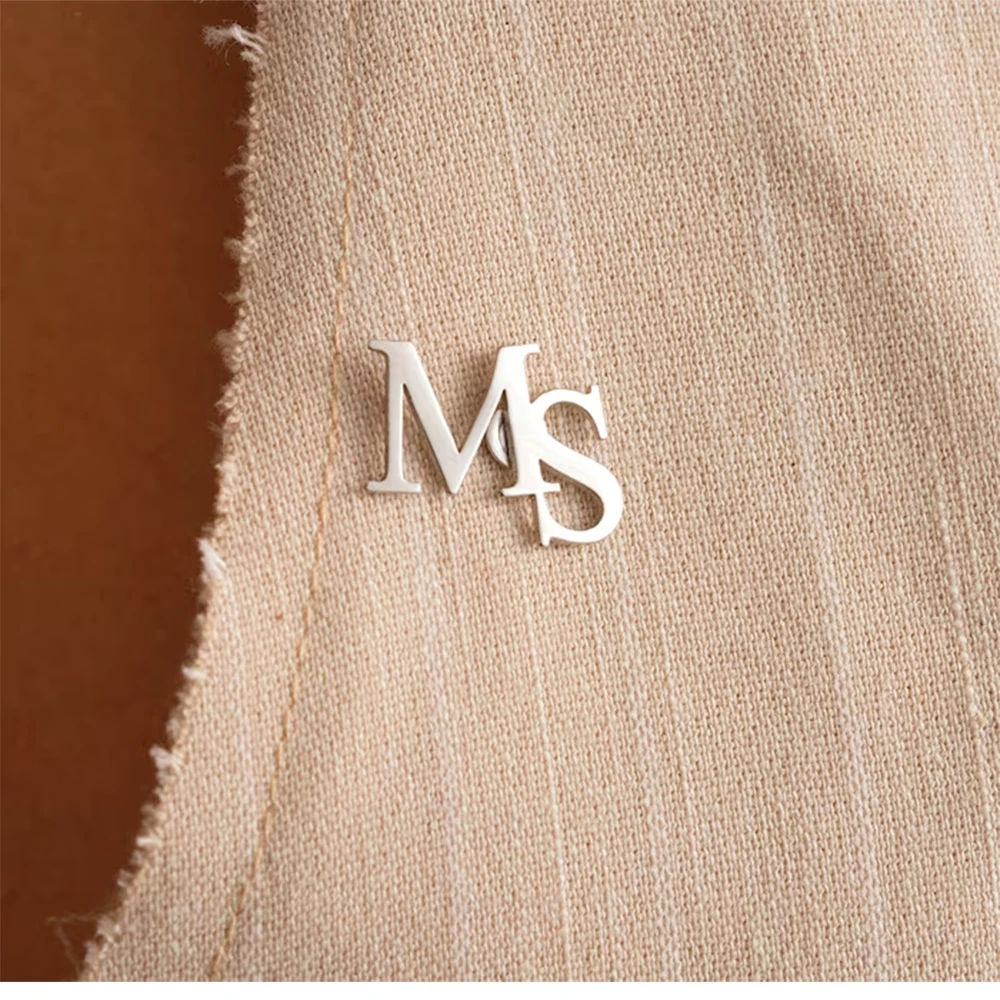 Niestandardowe inicjałowe bros – Embroidery Name recenzja i cena