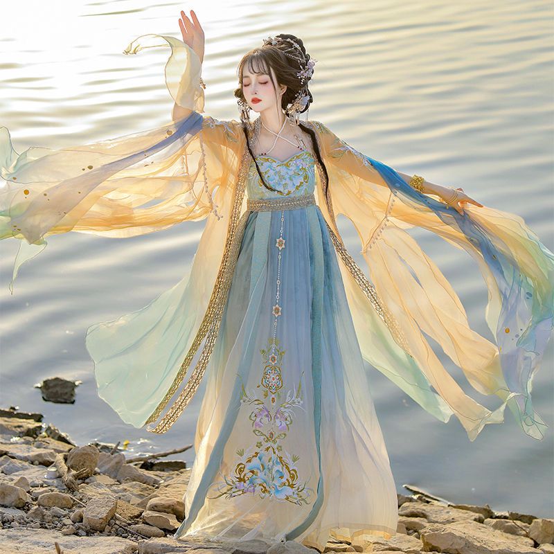 Chińska sukienka Hanfu kobiety – Embroidery Yellow recenzja i cena